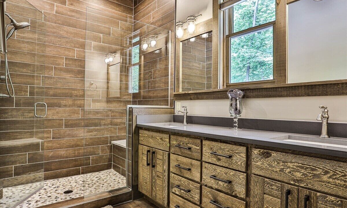 Photo of Bathroom in McCaysville