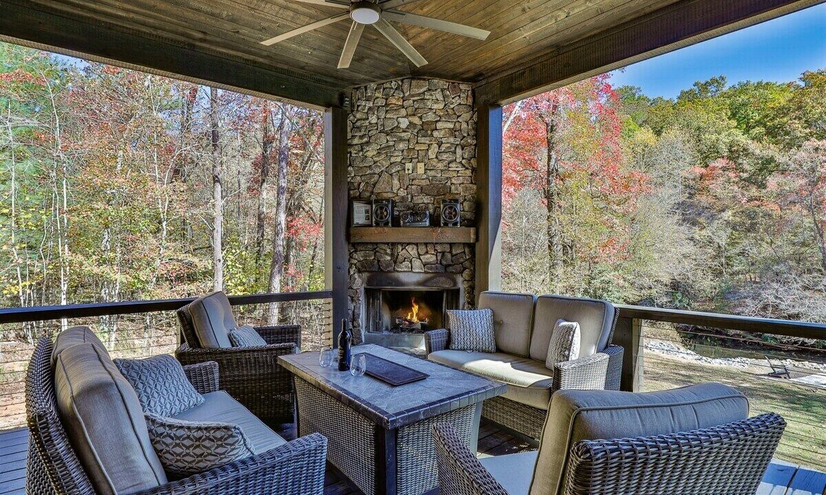 Photo of Livingroom in McCaysville