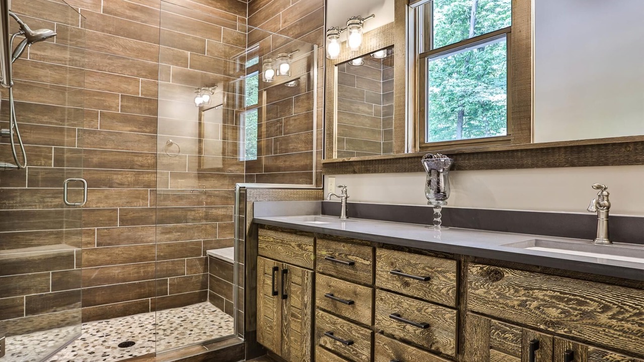 Photo of Bathroom in McCaysville