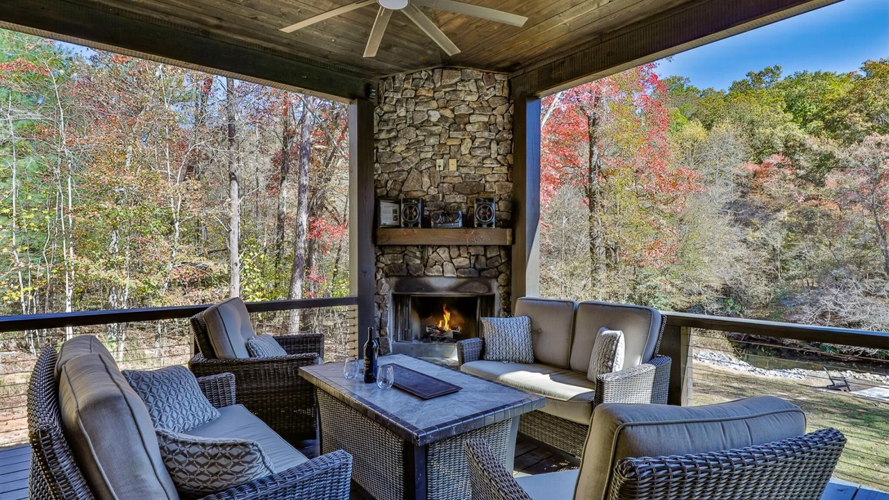 Photo of Livingroom in McCaysville