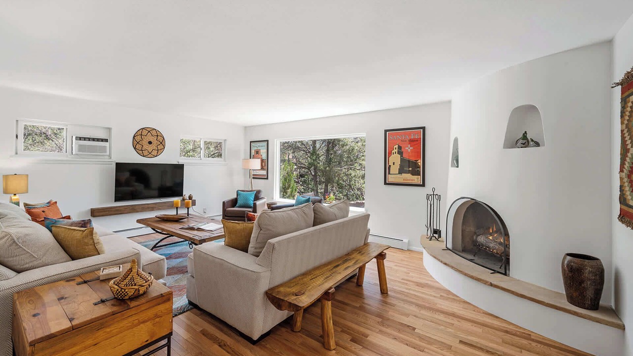 Photo of Livingroom in Northeast Santa Fe