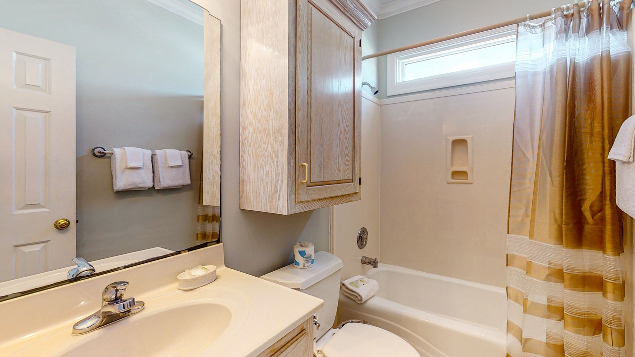 Photo of Bathroom in Audubon Place