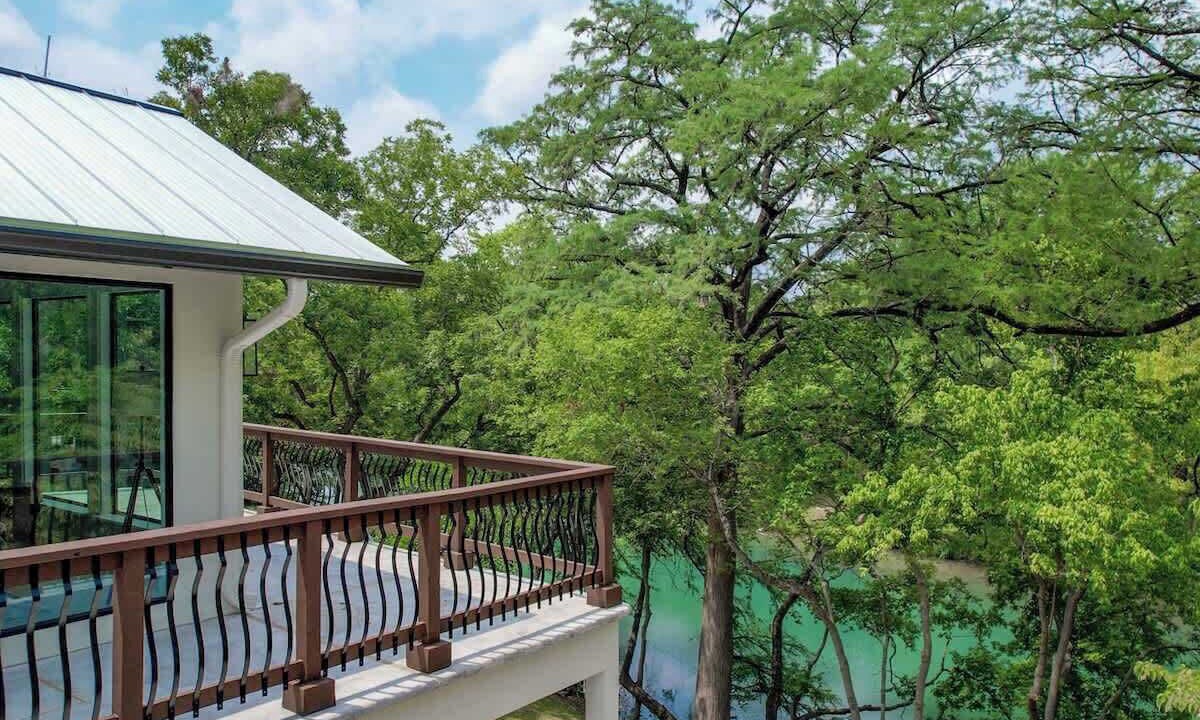 Photo of Patio Balcony in Canyon Lake