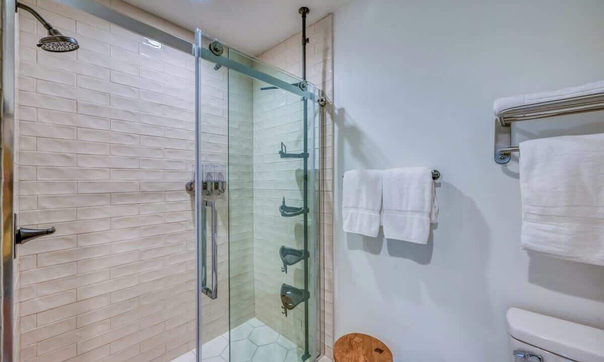 Photo of Bathroom in Canyon Lake