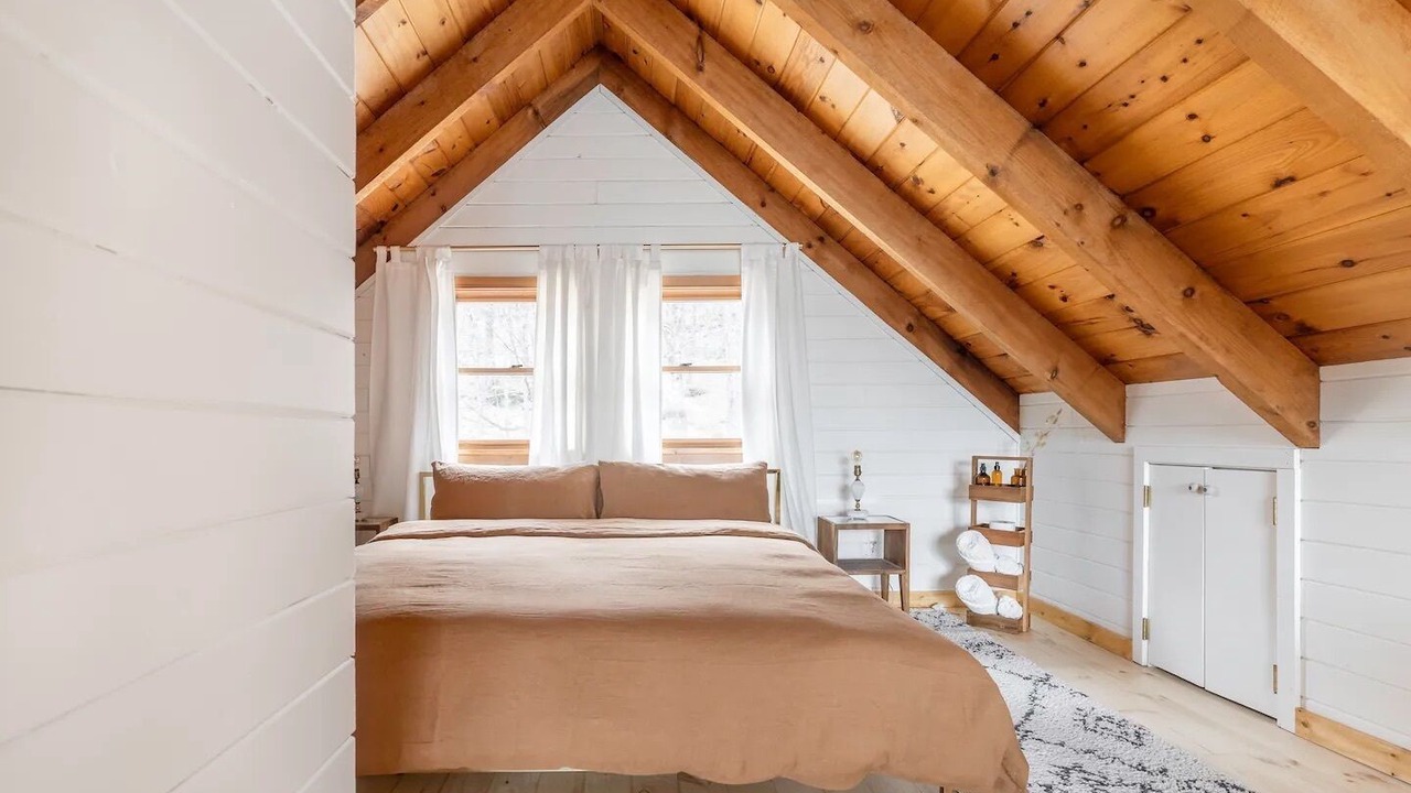 Photo of Bedroom in Roscoe