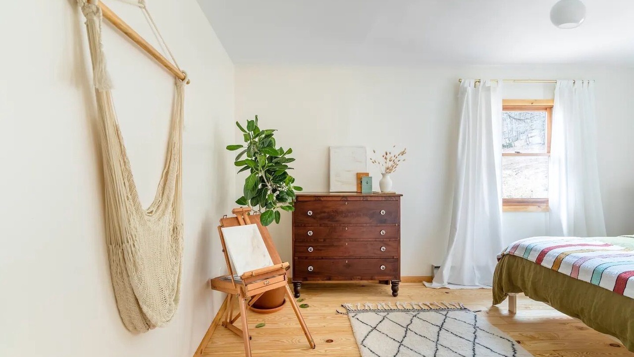 Photo of Bedroom in Roscoe