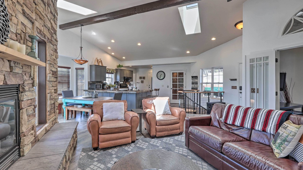 Photo of Livingroom in Mountainaire