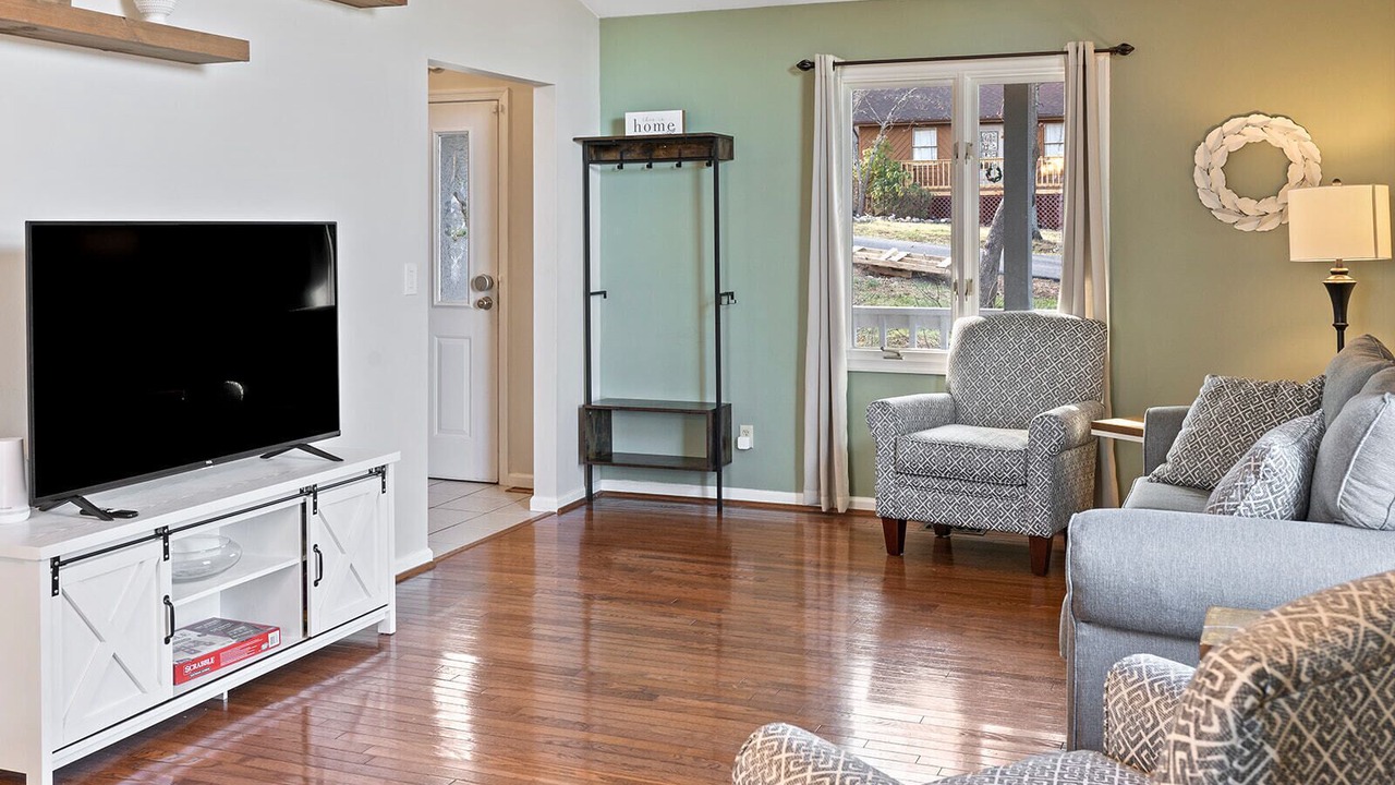 Photo of Livingroom in McGaheysville