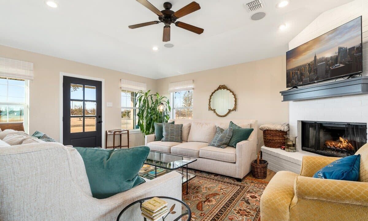 Photo of Livingroom in China Spring