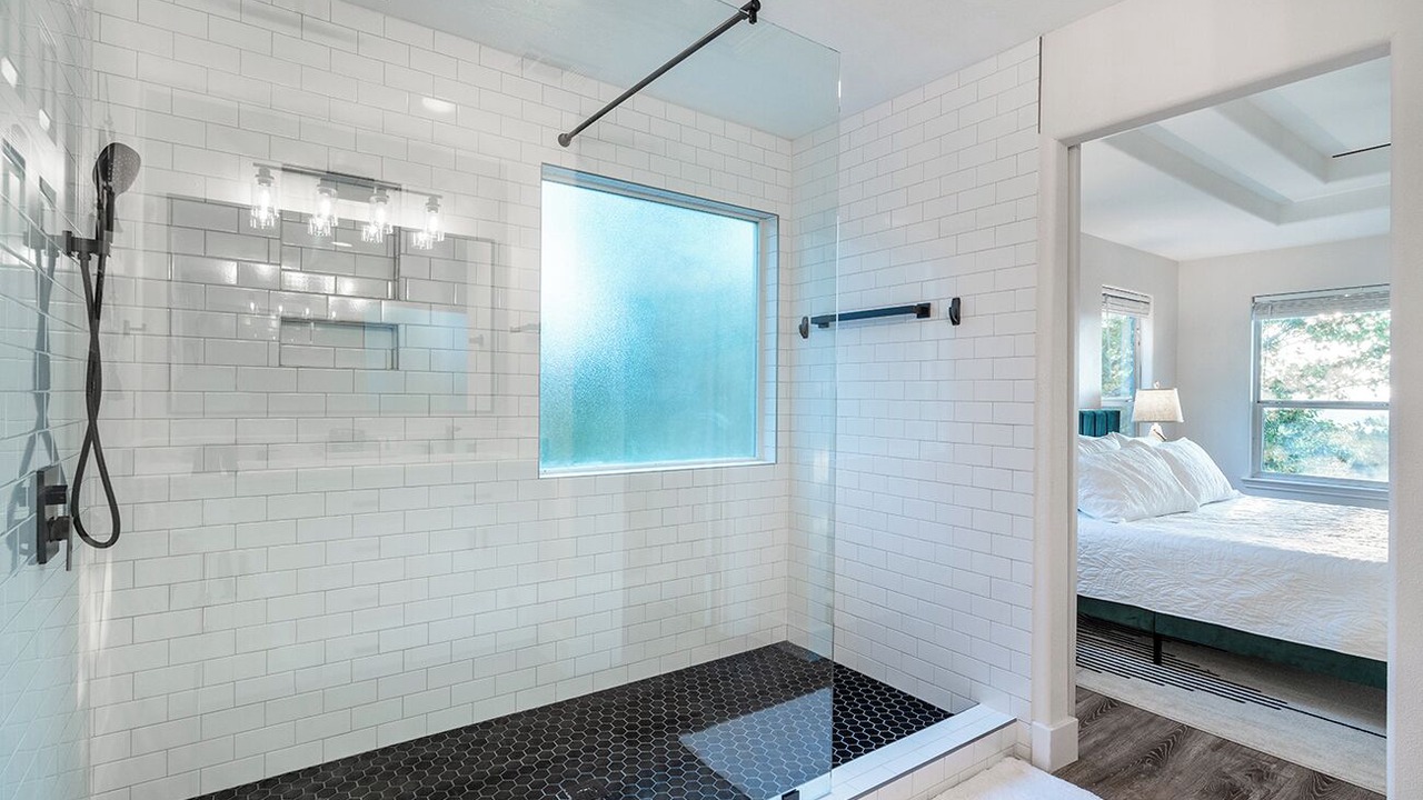 Photo of Bathroom in Lago Vista