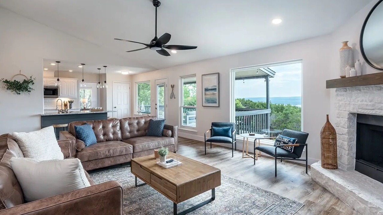 Photo of Livingroom in Lago Vista