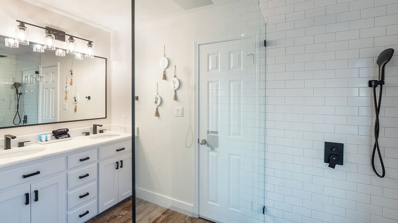 Photo of Bathroom in Lago Vista
