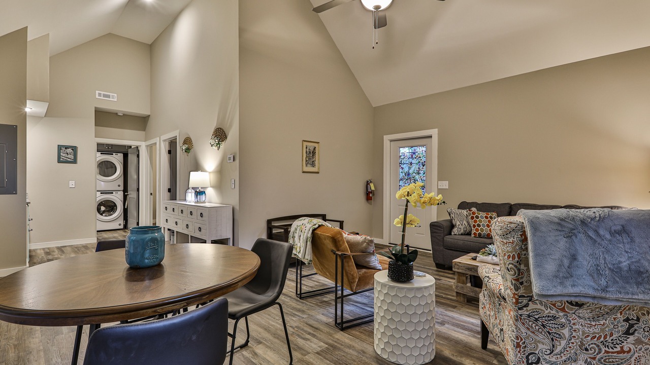 Photo of Livingroom in Tate