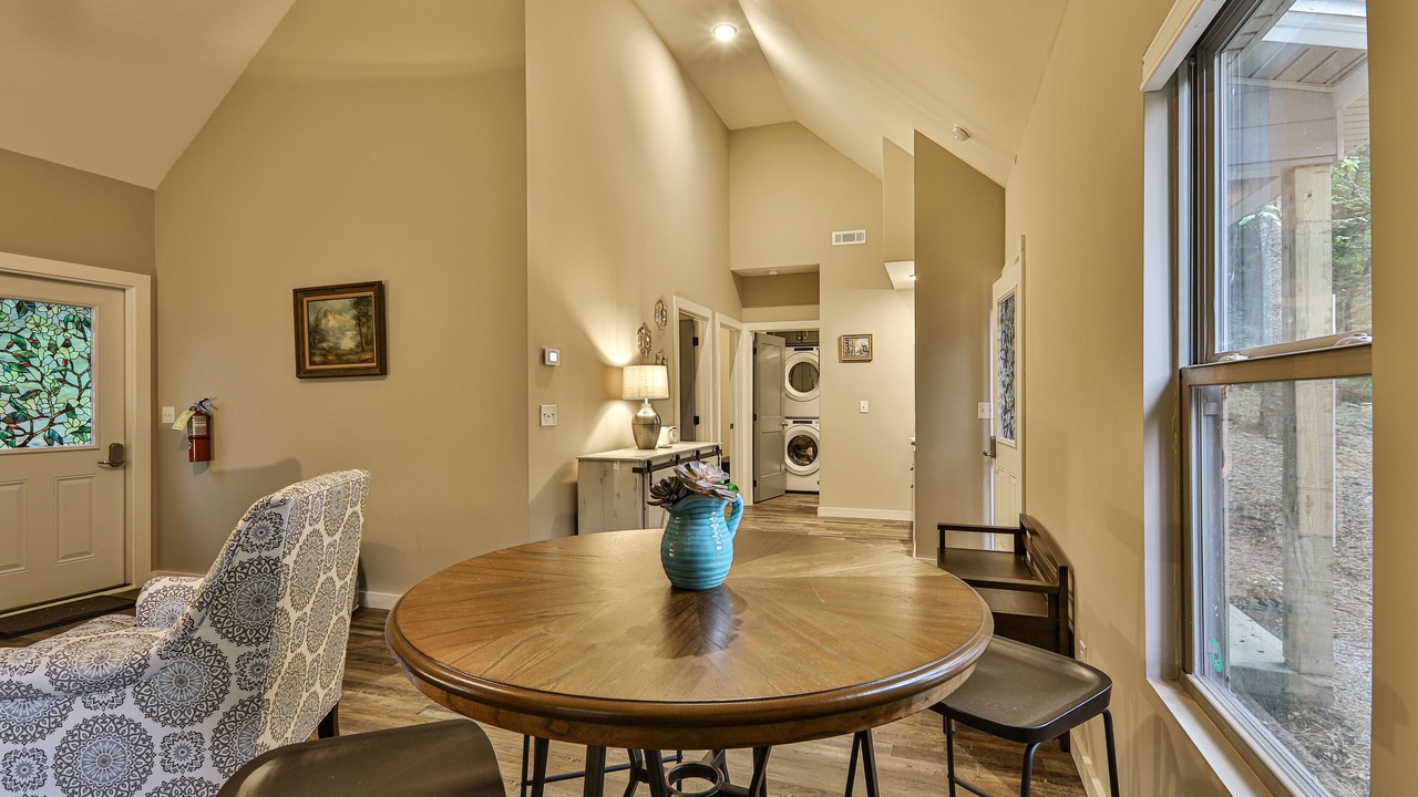 Photo of Livingroom in Tate