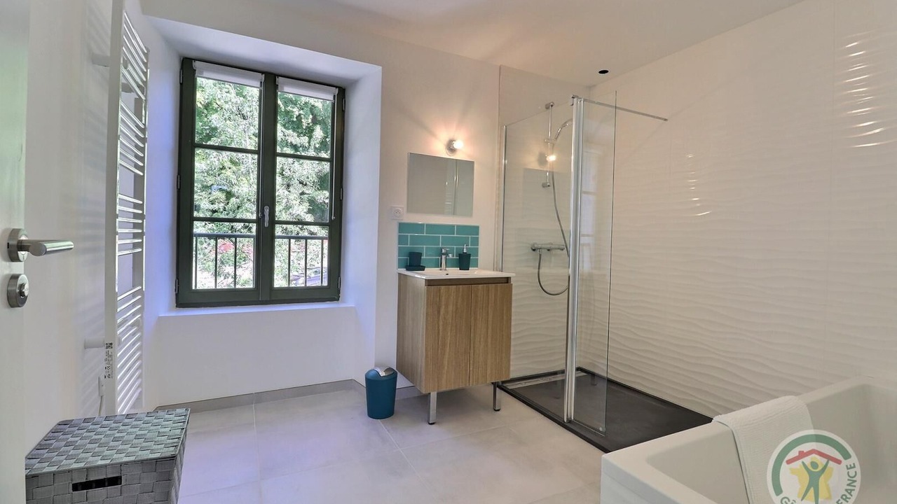 Photo of Bathroom in Combourg