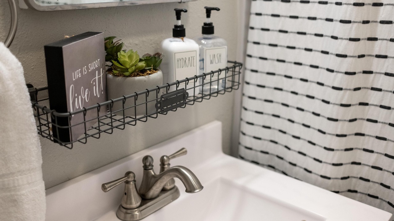 Photo of Bathroom in Lamar