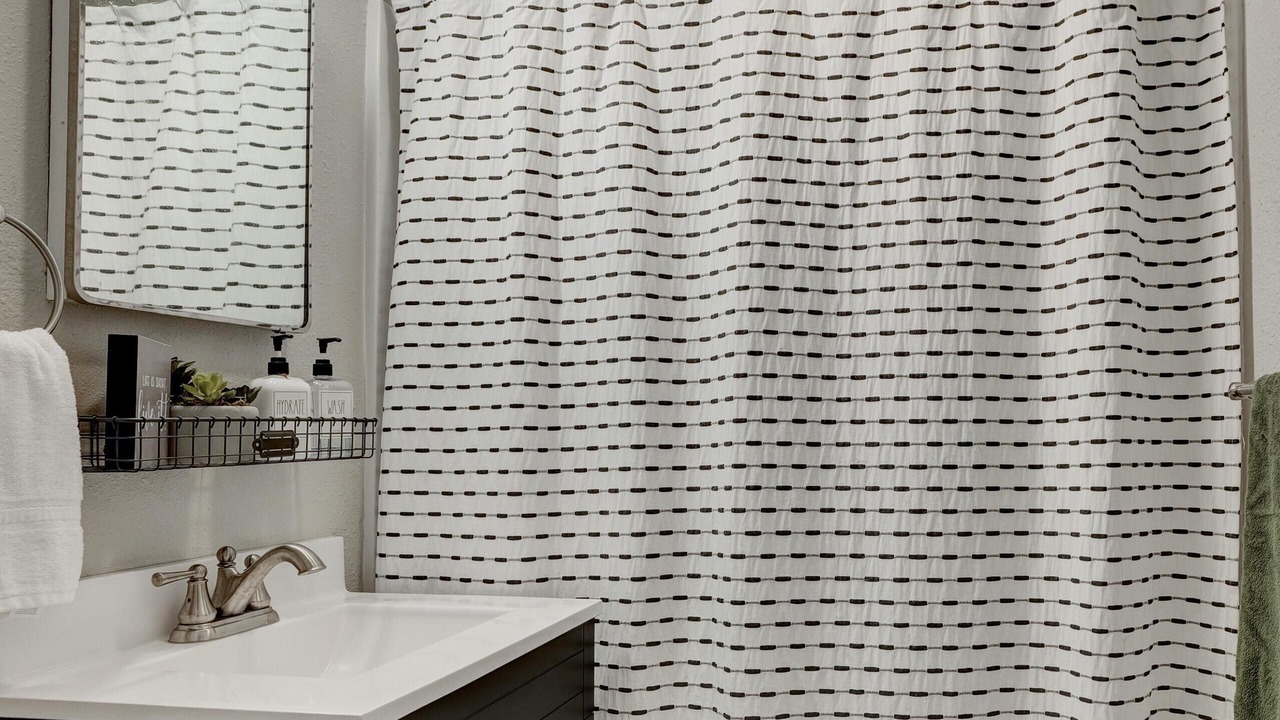 Photo of Bathroom in Lamar