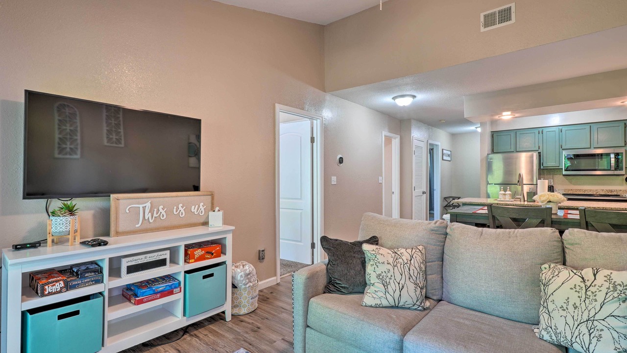 Photo of Livingroom in Notch Estates