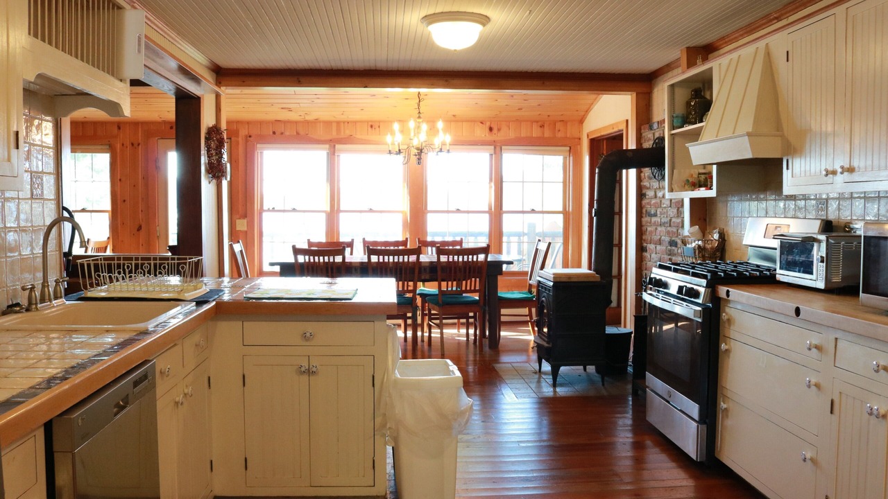 Photo of Kitchen in Inlet
