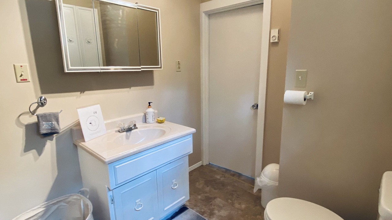 Photo of Bathroom in Monetville