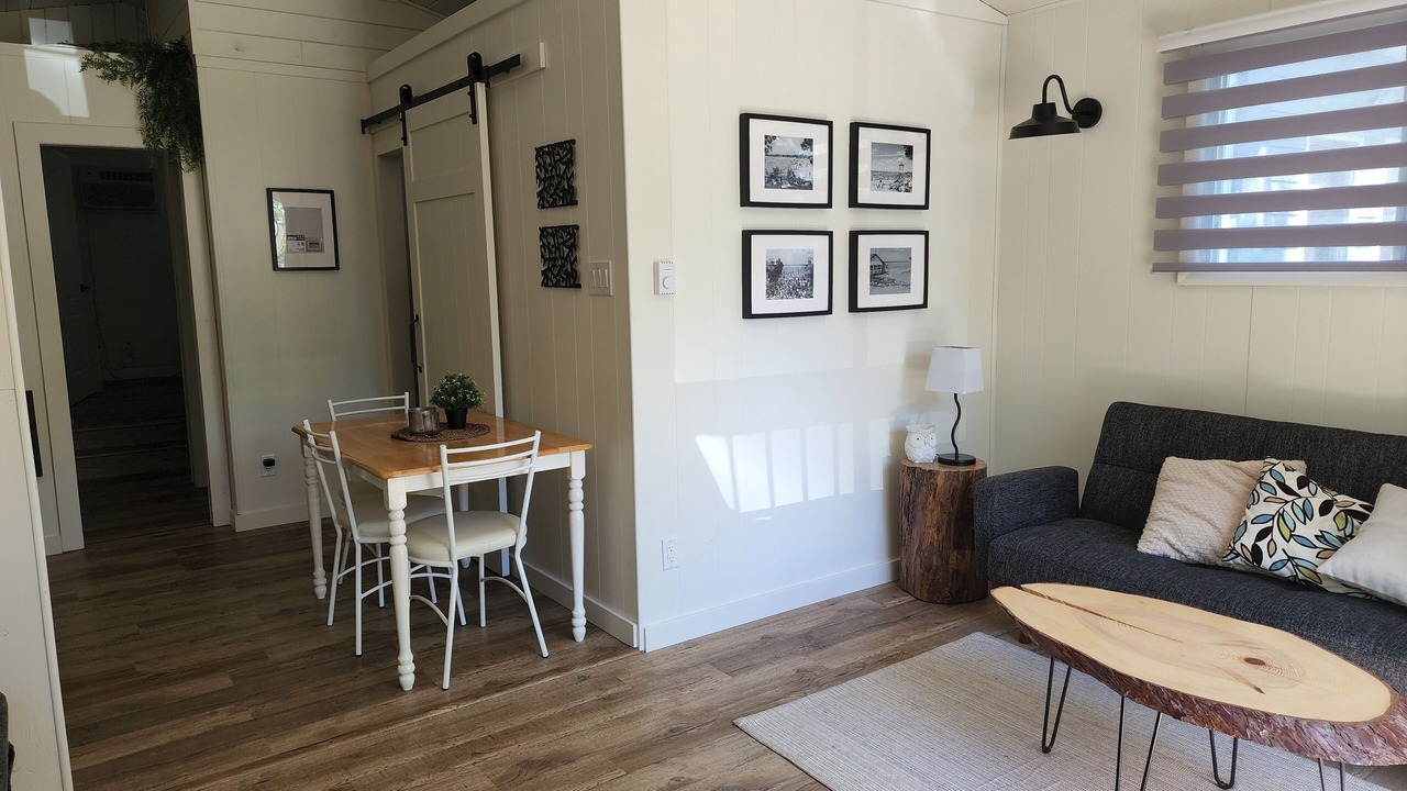 Photo of Livingroom in Grand Beach