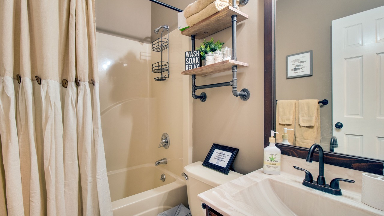 Photo of Bathroom in Poplar Bluff
