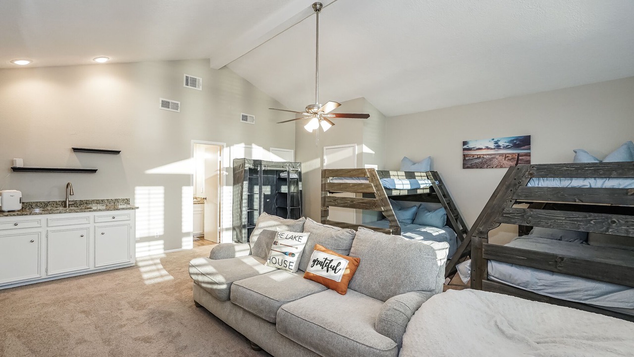 Photo of Bedroom in April Sound