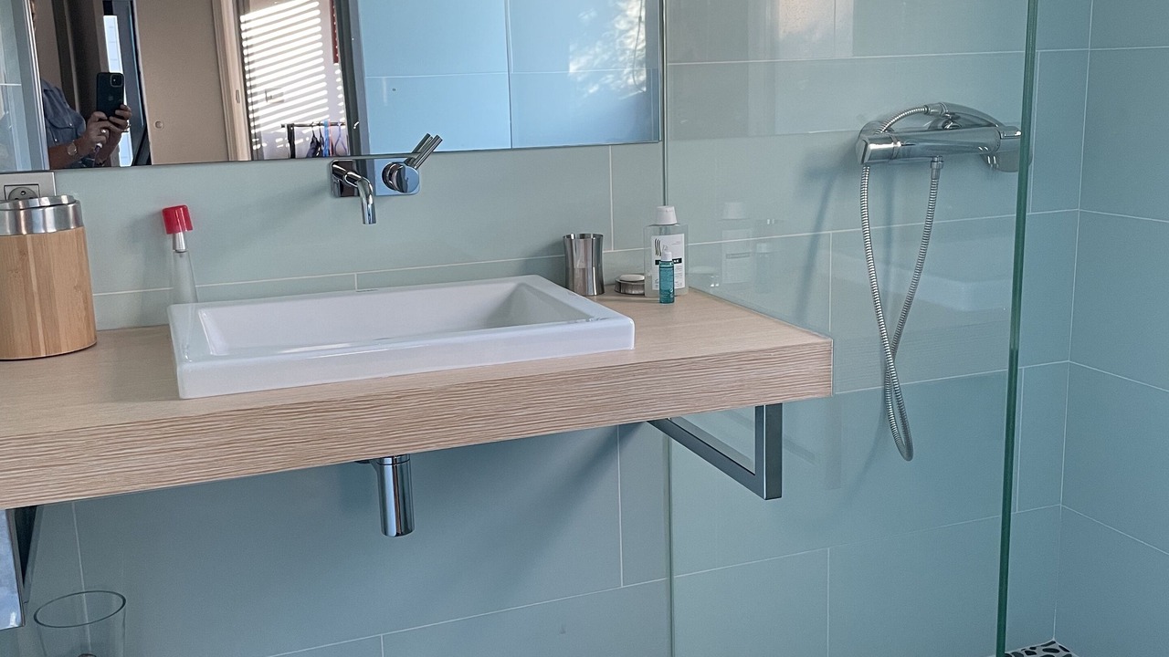 Photo of Bathroom in Tavel
