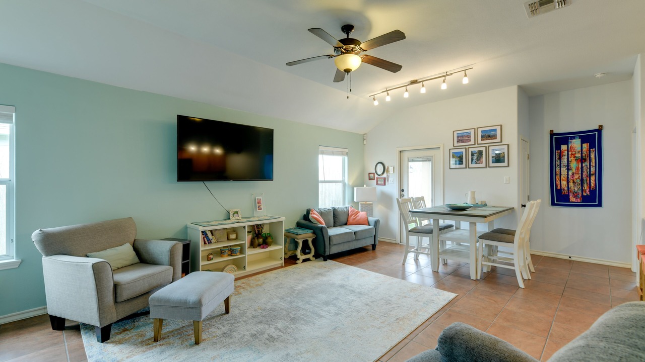 Photo of Livingroom in Flour Bluff