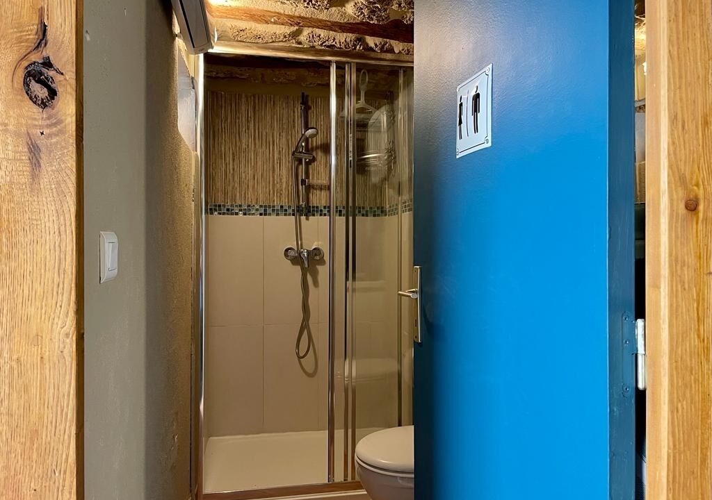 Photo of Bathroom in Nant