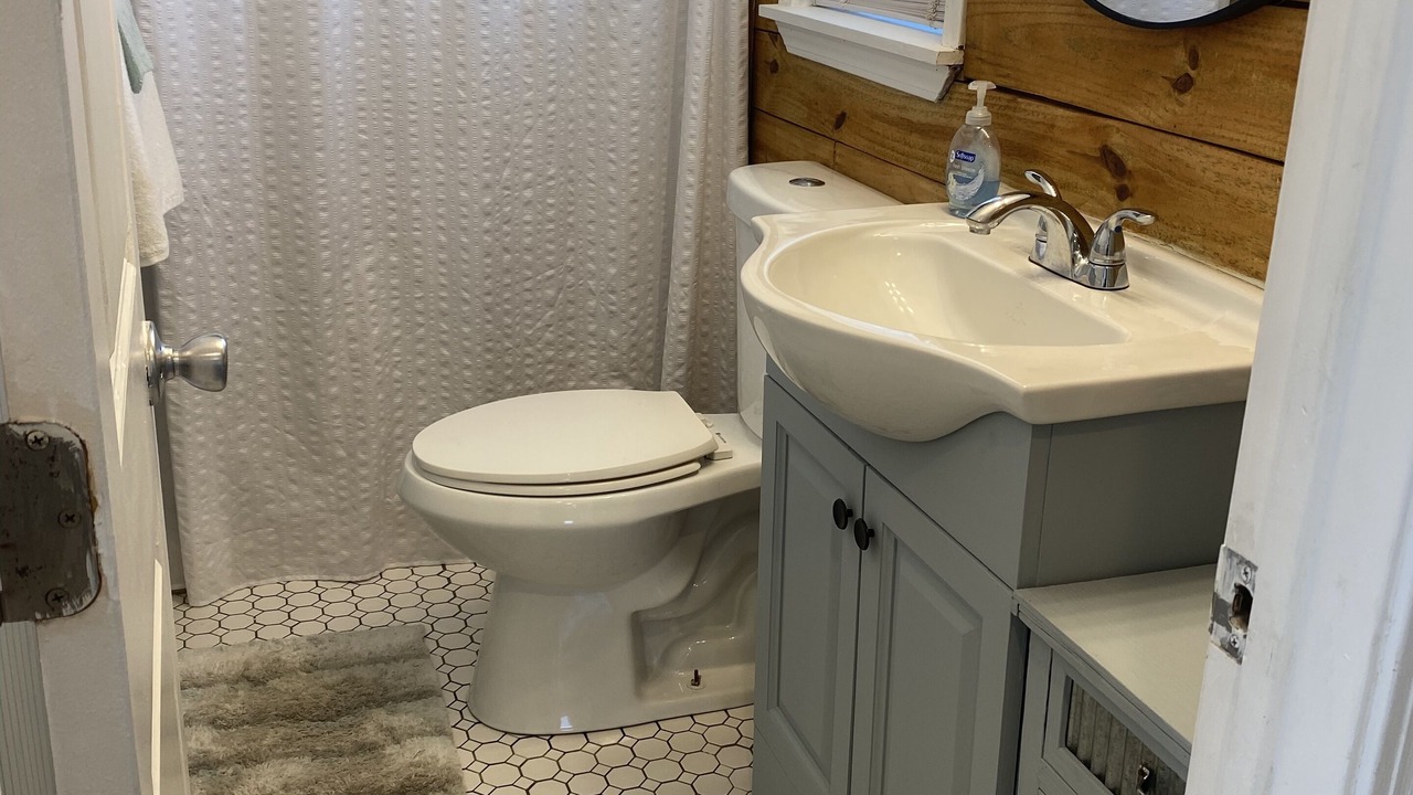 Photo of Bathroom in Surfside Beach