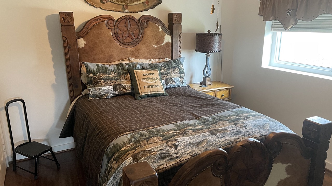Photo of Bedroom in Calvert