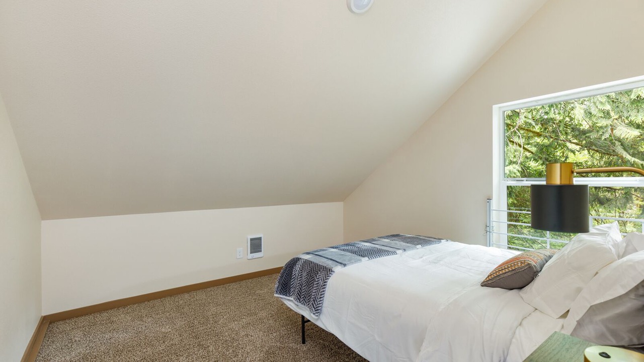 Photo of Bedroom in Paradise Estates