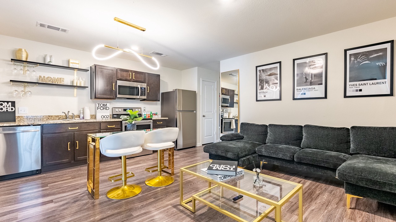 Photo of Livingroom in Northside