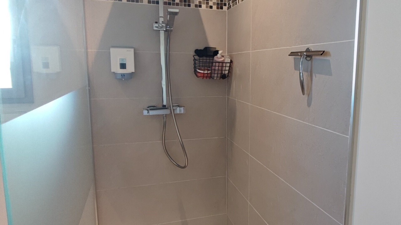 Photo of Bathroom in Pujaut