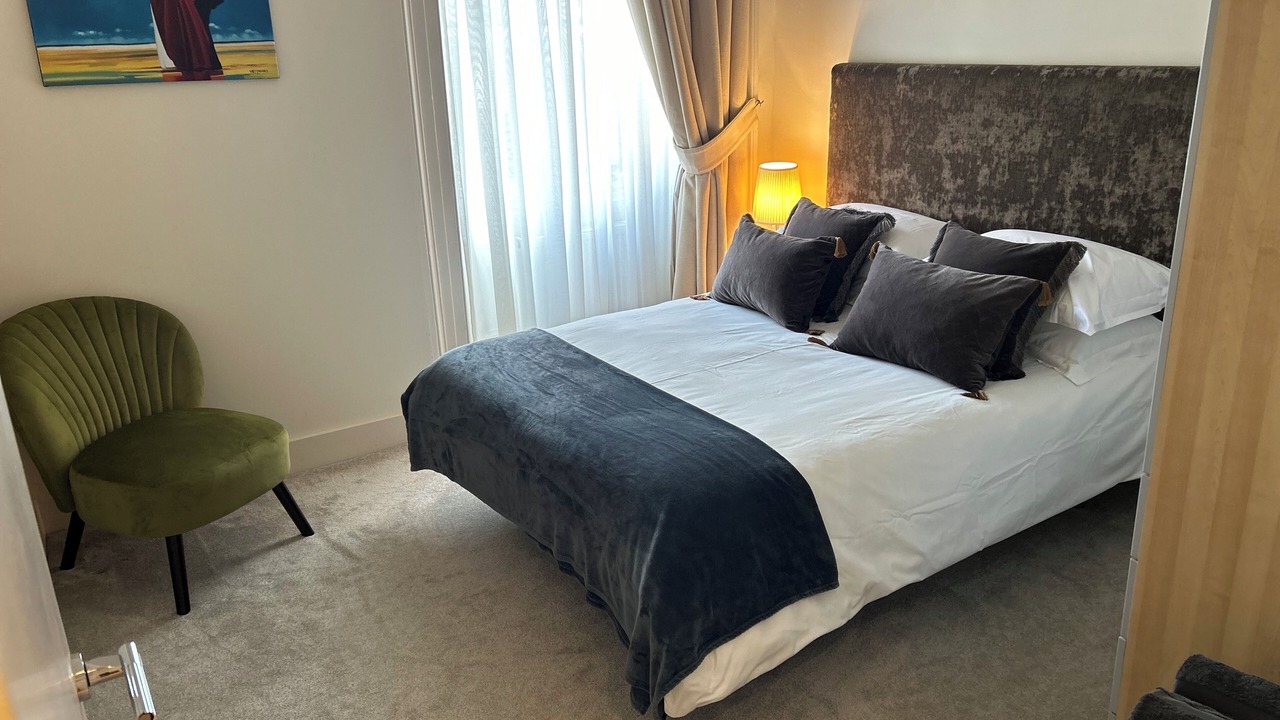 Photo of Bedroom in Kelvinbridge