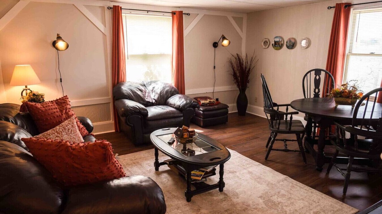 Photo of Livingroom in Massillon