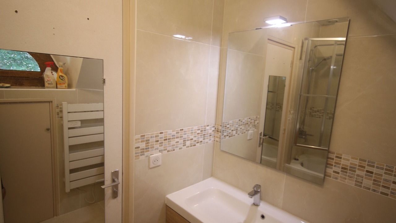 Photo of Bathroom in Saint-Gatien-des-Bois
