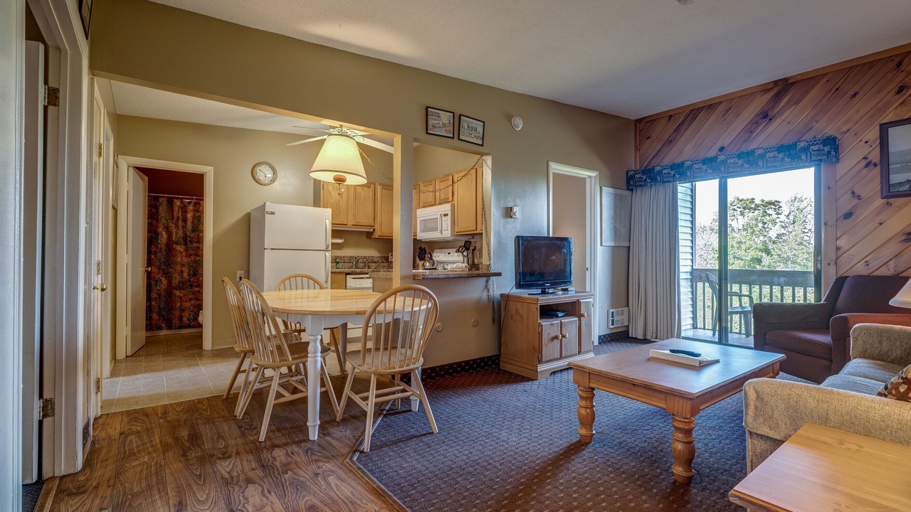 Photo of Livingroom in Weirs Beach