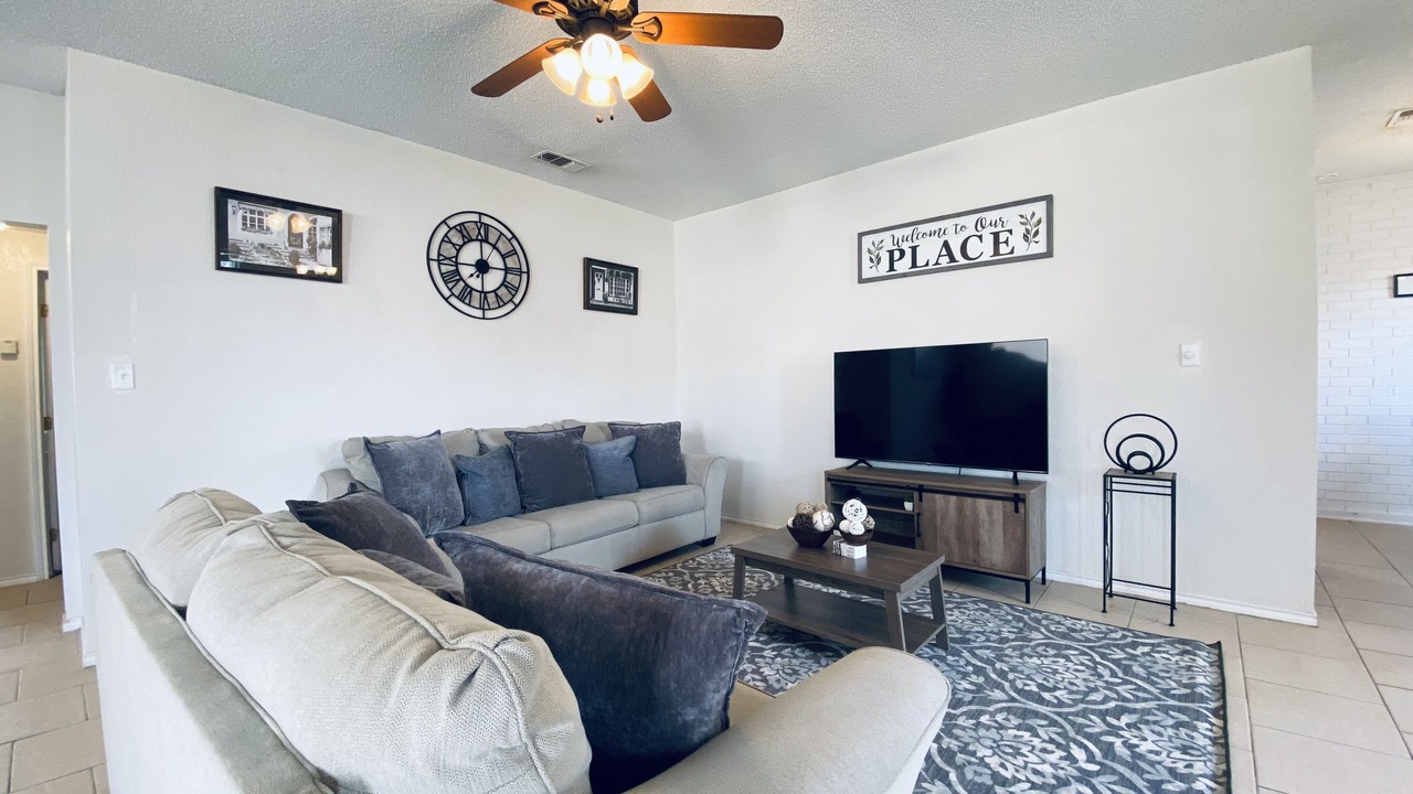 Photo of Livingroom in Midland