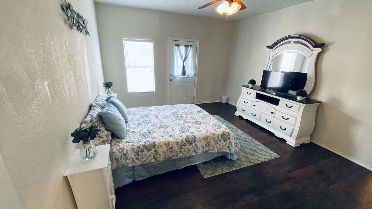 Photo of Bedroom in Midland
