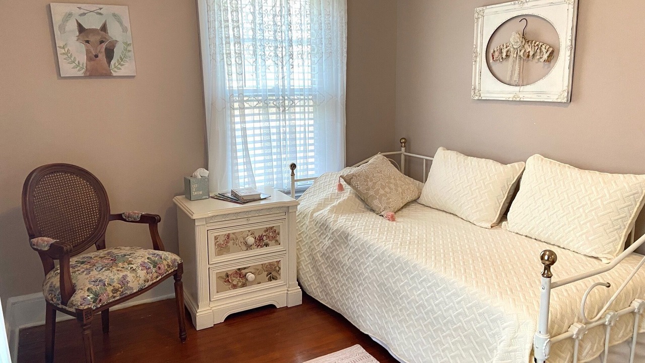 Photo of Bedroom in Greenbush