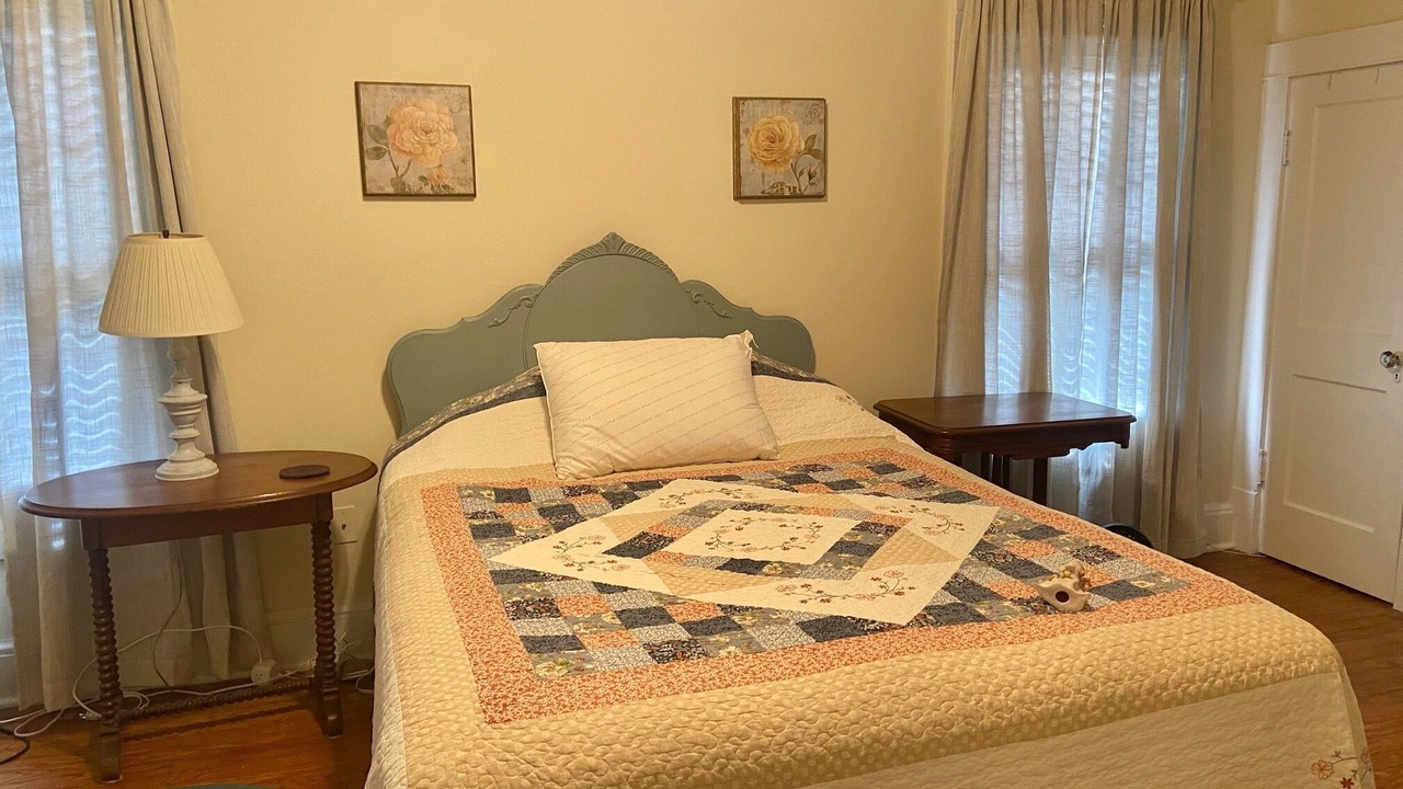 Photo of Bedroom in Greenbush