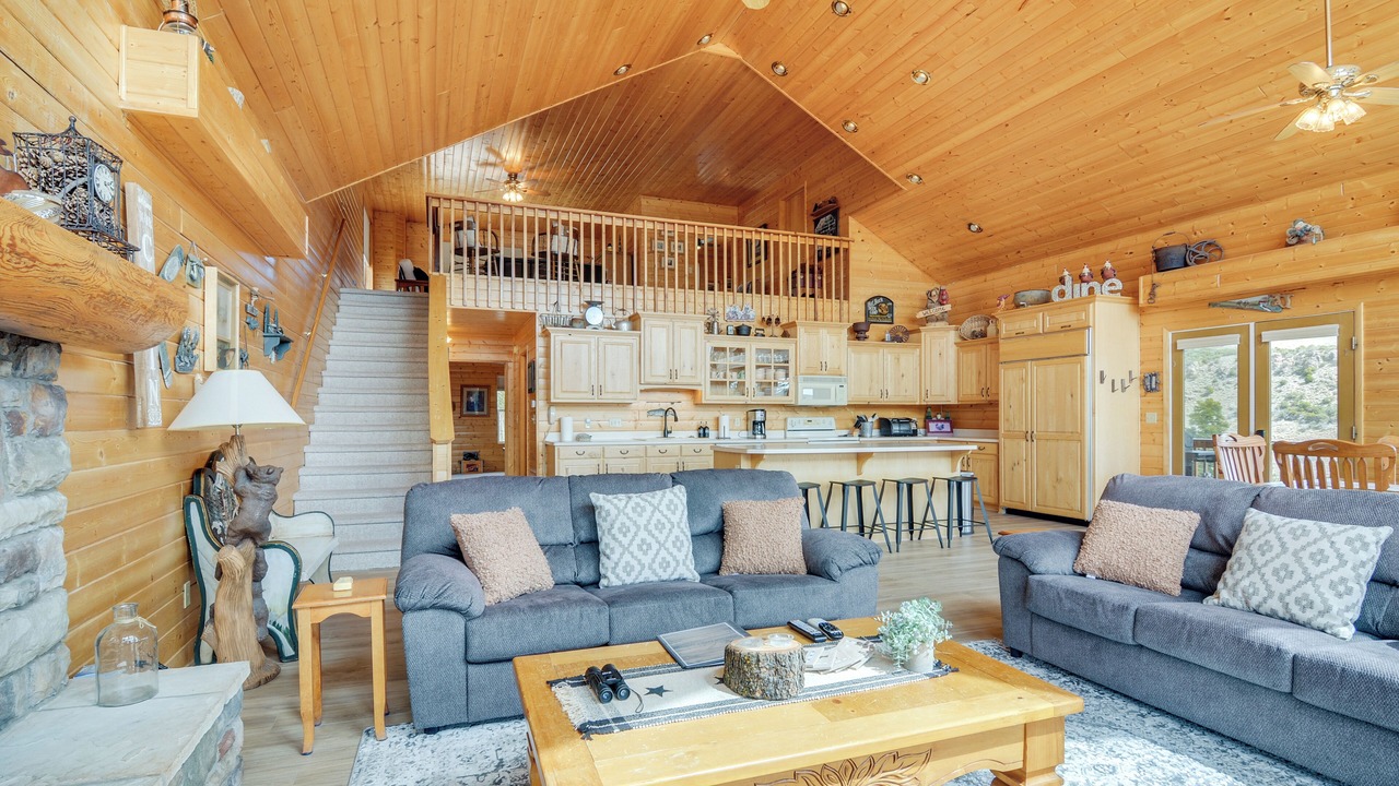 Photo of Bedroom in Mammoth Creek