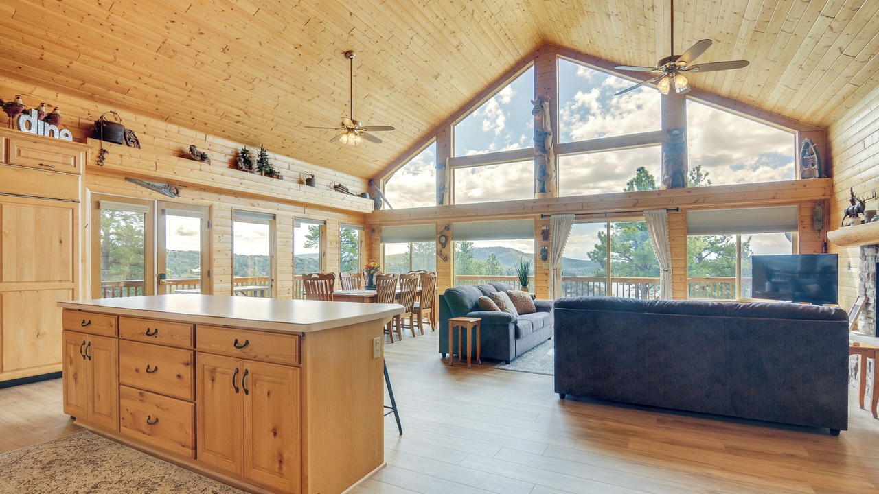 Photo of Livingroom in Mammoth Creek