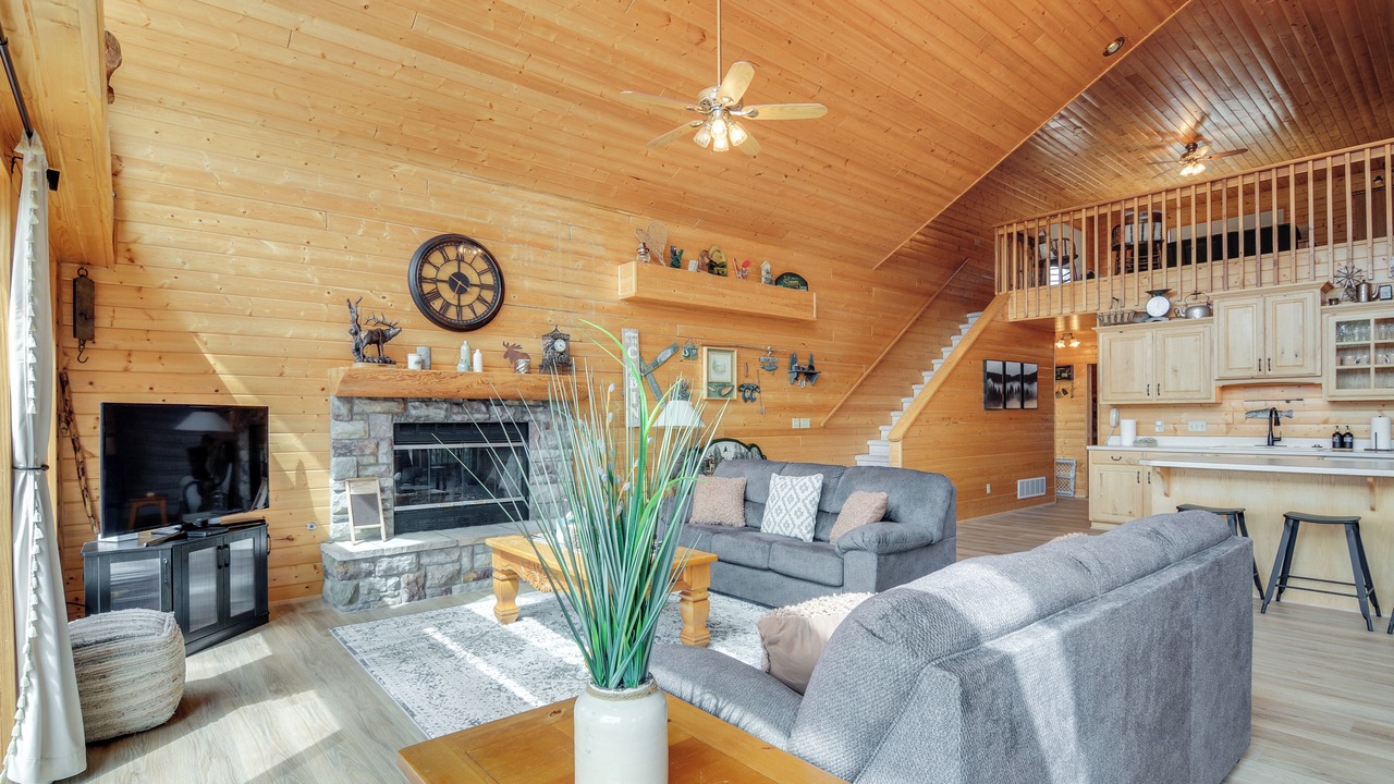Photo of Bedroom in Mammoth Creek