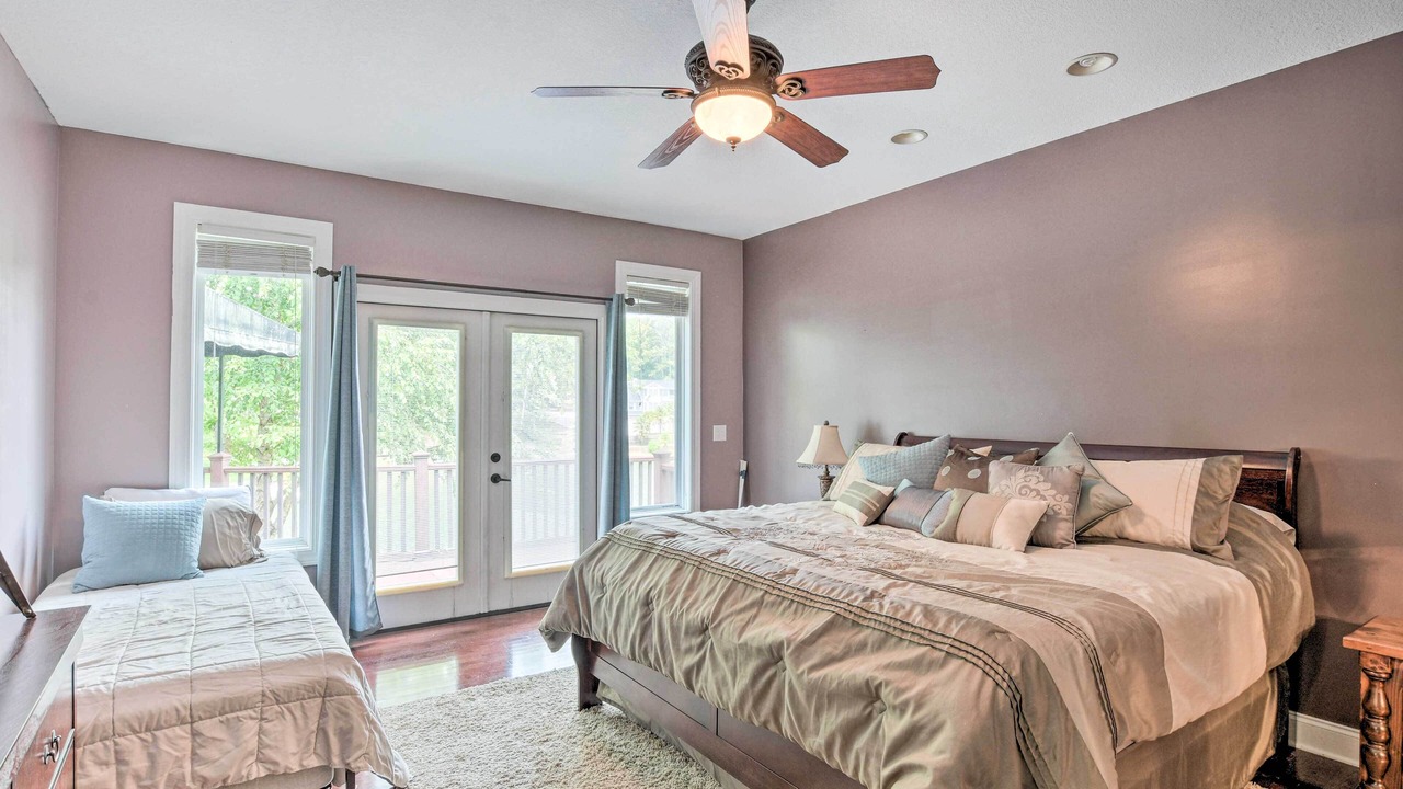 Photo of Others in Lake Secession