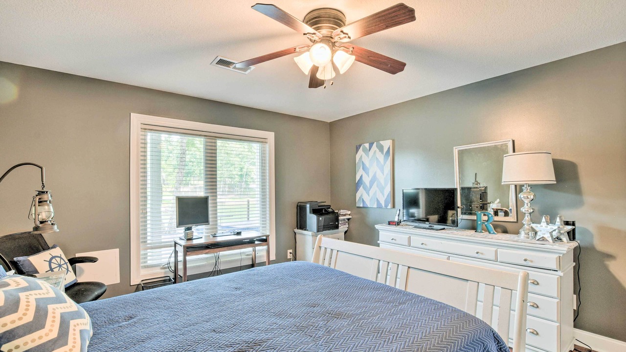 Photo of Bedroom in Lake Secession