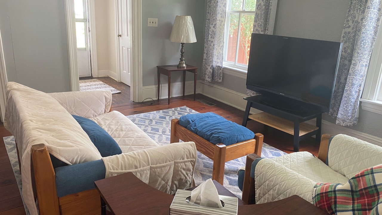 Photo of Livingroom in Ravenswood