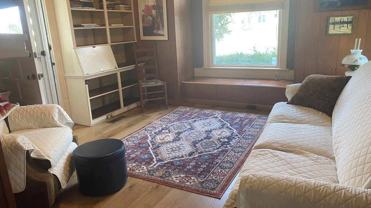 Photo of Livingroom in Ravenswood